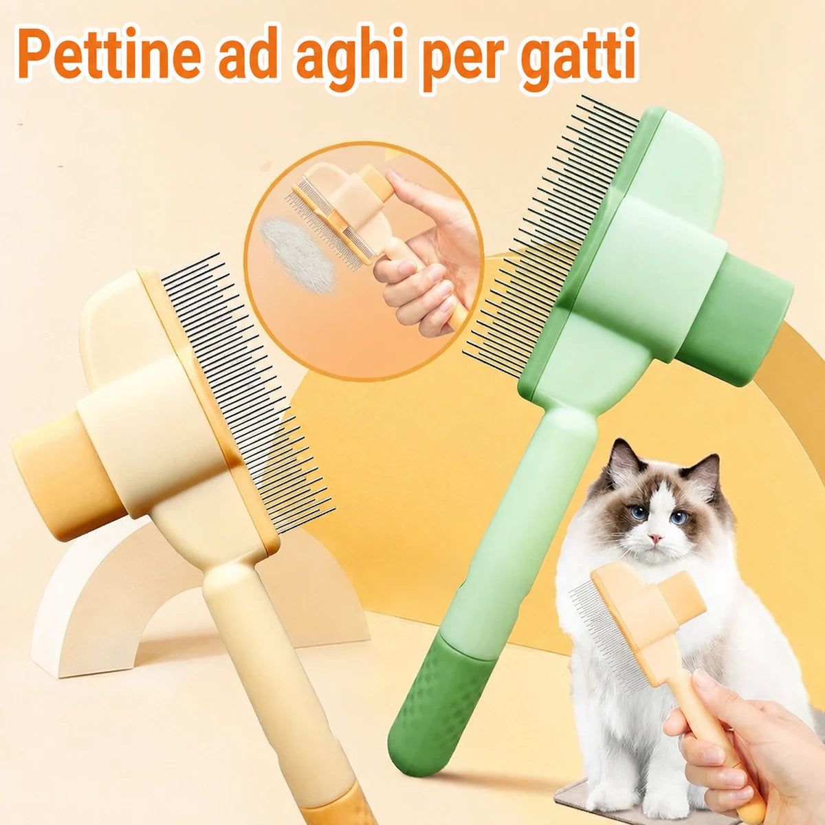 Pettine ad aghi Zampely mostrato durante la cura del mantello del gatto